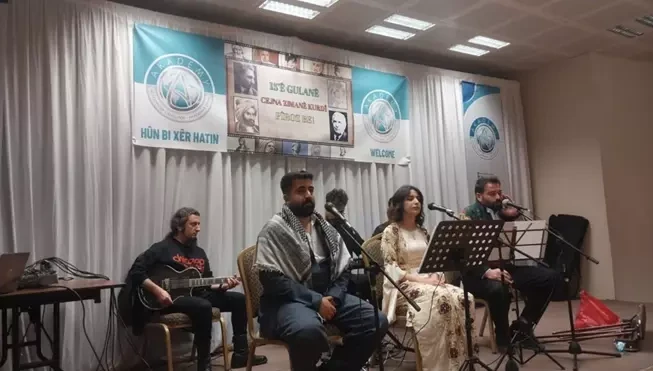 Van’da Kürt dil bayramı coşkuyla kutlandı