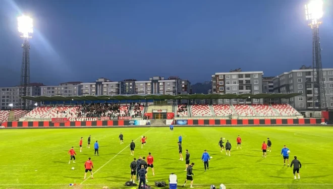 Vanspor - Elazığspor maçı gece mi oynanacak? Basın sözcüsü Beler'den açıklama..
