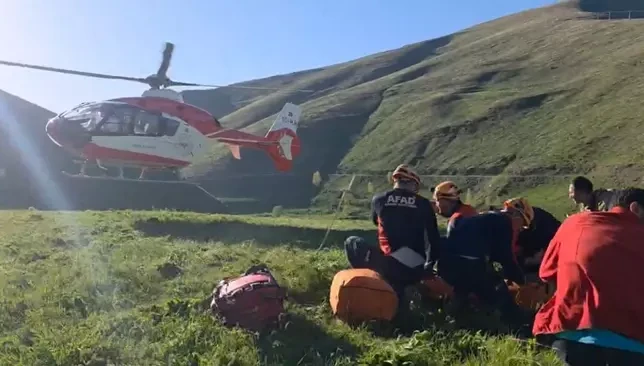 Van’da kayalıklarda mahsur kalan şahıs kurtarıldı