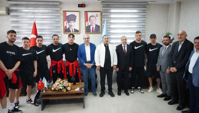 AK Parti Van İl Başkanlığı’ndan Vanspor taraftarlarına 5 otobüs destek