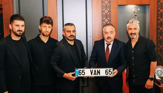Van Emniyet Müdürlüğünden Vanspor'a özel plaka hediyesi: 65 VAN 65