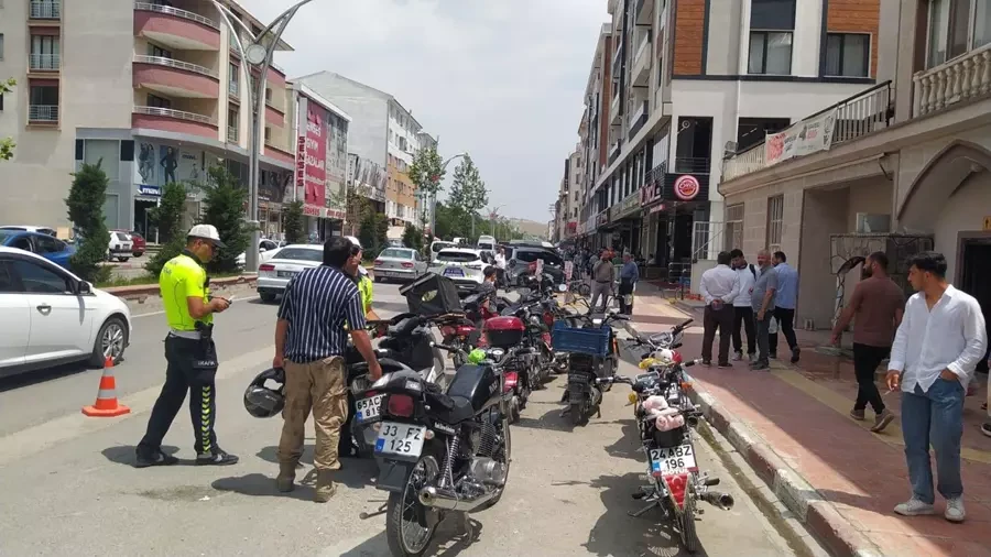 Erciş’te 16 motosiklet sürücüsüne