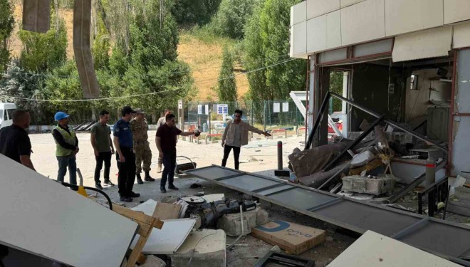 Kaymakamı Bulut, petrol istasyonunda incelemelerde bulundu