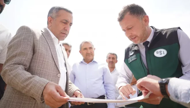 AK Parti Van İl Başkanı Abdulahat Arvas, Gültepe göletinin inşaatında incelemelerde bulundu