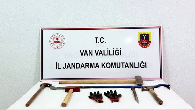 Van’da kaçak kazı yapan 3 kişi yakalandı