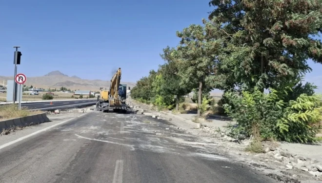 Gürpınar’da Karayolları Bölge Müdürlüğünün çalışmasına sert tepki