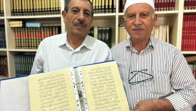 Van’da emekli öğretmen Kur’an-ı Kerim’i el yazısıyla tamamladı