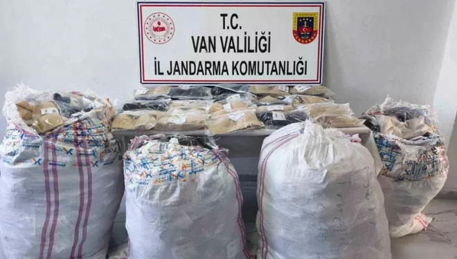 Van’da piyasa değeri yaklaşık 1 milyon 50 bin TL olan kaçak malzeme ele geçirildi