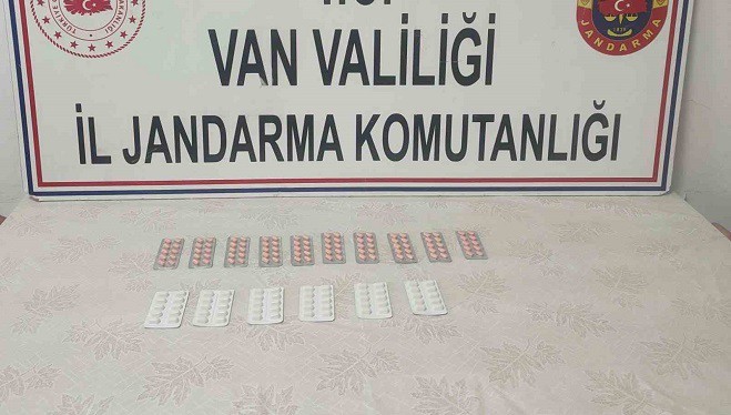 Van’da İran uyruklu şahsın üzerinden 160 adet uyuşturucu hap ele geçirildi