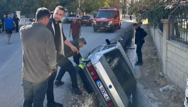 Van’da otomobil su kanalına düştü: 1 yaralı