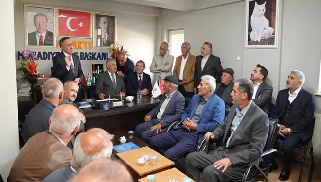 AK Parti Van İl Başkanı Arvas, Muradiye'de istişare toplantısı yaptı