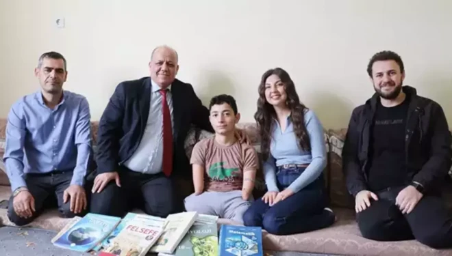 Kol ve bacakları olmayan Nakşin, ilk lise dersini evde öğretmeniyle yaptı