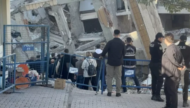 Gebze’de çöken binanın enkazında inceleme yapılıyor