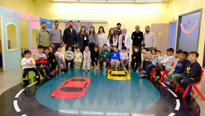 Van'da görev yapan gazeteciler, anaokulu öğrencilerine gazeteciliği tanıttı