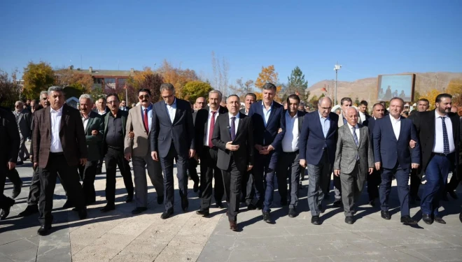 AK Parti Van Teşkilatı, Gürpınar’da 60 mahalleyi ziyaret etti