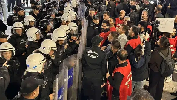 Van'da işten çıkarılan belediye işçilerin eylemi 100. gününde!