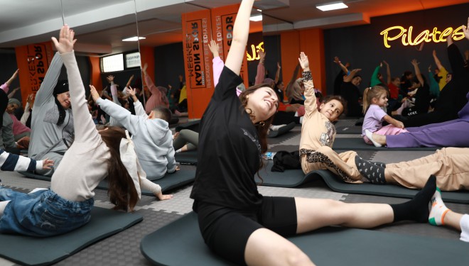 İpekyolu’nda anneler ve çocuklar birlikte spor yaptı