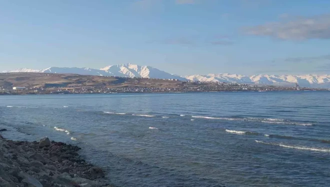 Artos Dağı beyaz gelinliğini giydi