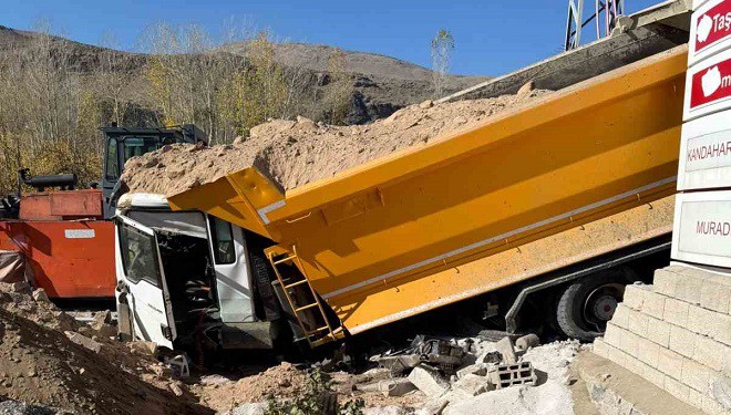 Van’da Muradiye ilçesi'nde trafik kazası: 3 yaralı
