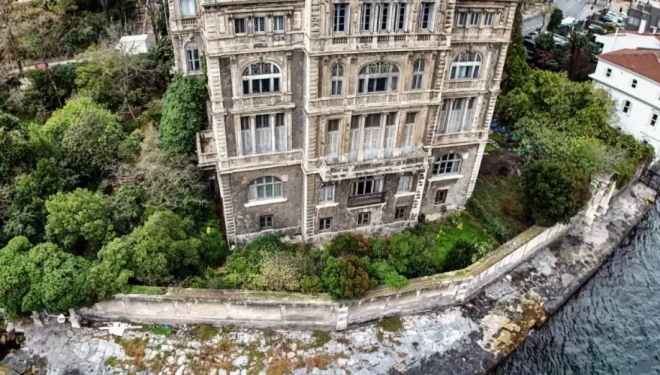 Türkiye’nin en ihtişamlı binası yeni alıcısını bekliyor