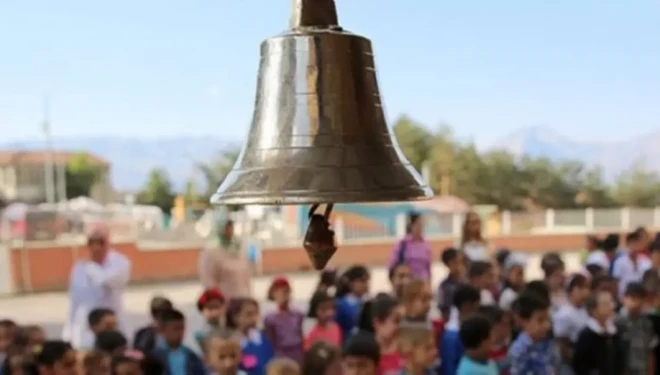 Flaş gelişme: Okula başlama yaşı değişiyor!