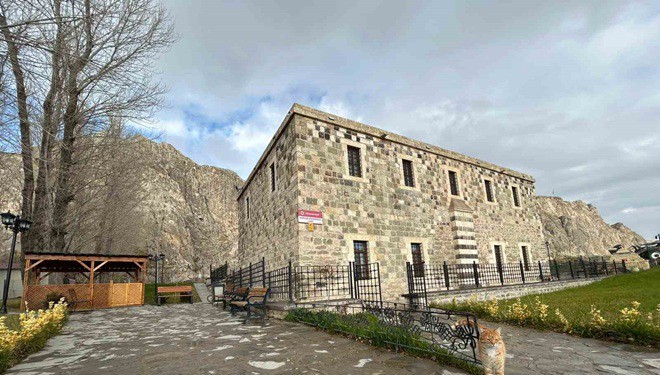 Asırların izini taşıyan Horhor Medresesi Camii, çevre düzenlemesiyle yeniden nefes aldı