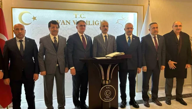 Ulaştırma ve Altyapı Bakanı Uraloğlu, Van’a geldi