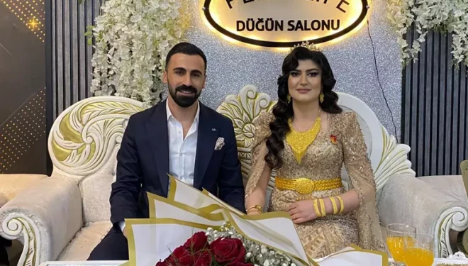 Vanlı gazeteciler Aydan Kayhan ve Soner İzgi'nin mutlu günü