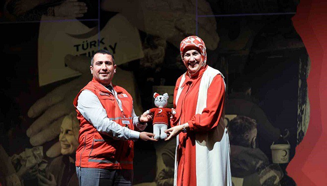 Kızılay Muradiye Şubesi iyilikte Türkiye birincisi oldu