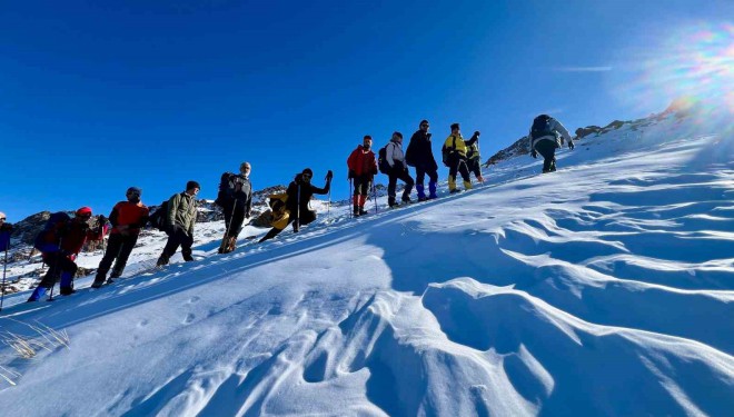 Erek Dağı’na zirve tırmanışı
