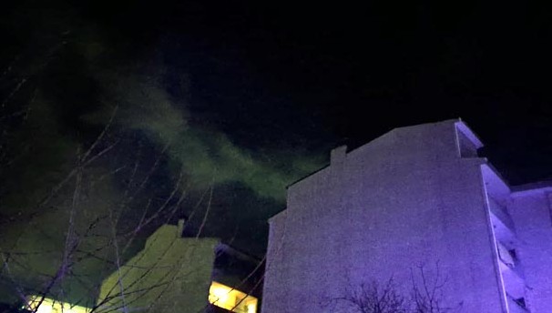 Erciş’te apartmanda yangın