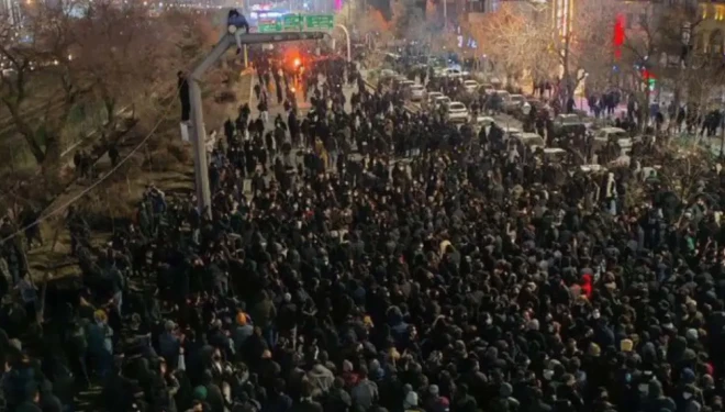 İran’da protestolar devam ediyor: 65 ölü, 2 bin 311 gözaltı