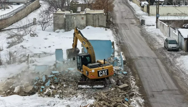 Van Büyükşehir Belediyesi, trafiği rahatlatmak için alternatif yollar açıyor