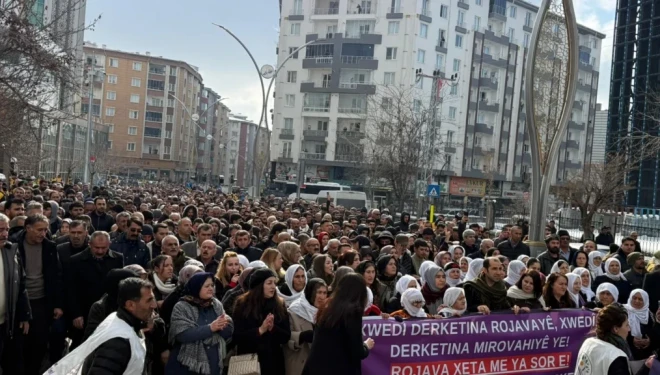 Van'da Rojava yürüyüşü ve protestosu