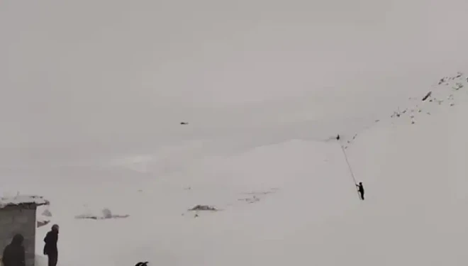 Beytüşşebap'ta mahsur hasta, helikopterle Van'a ulaştırıldı