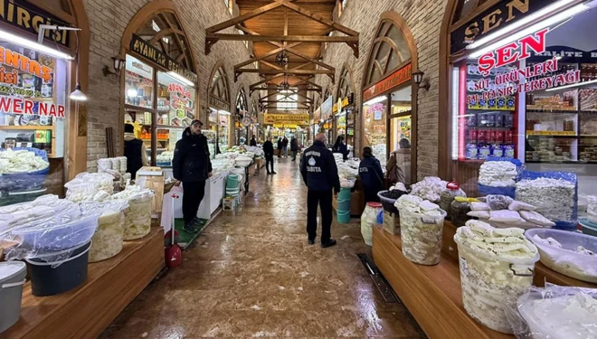 Van Peynirciler Çarşısına zabıta denetimi