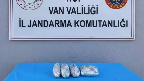 Çaldıran’da 1 kilo 978 gram kubar esrar ele geçirildi