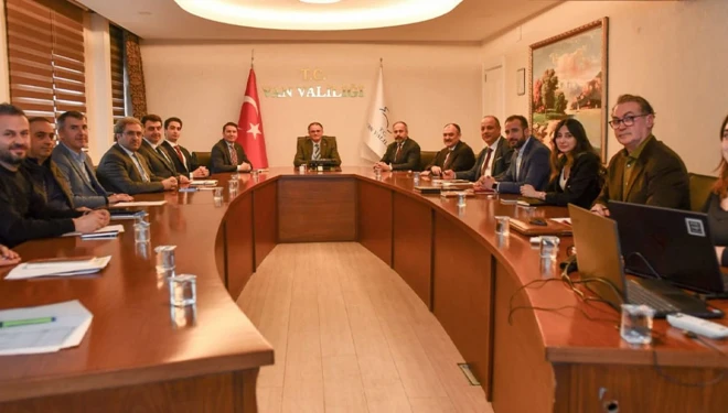 Van’da eğitim yatırımları Vali Ozan Balcı başkanlığında değerlendirildi