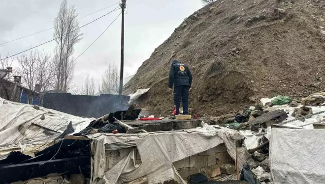 Çatak’ta tandır evi çöktü: Babaanne ile torunu yaralandı