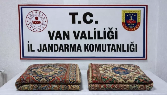Van’da gümrük kaçağı 2 adet halı ele geçirildi