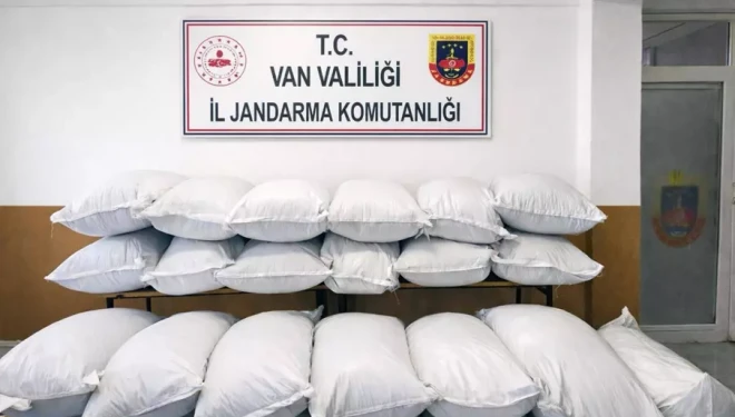 Van’da 9,6 Milyon TL’lik kaçak ürün ele geçirildi
