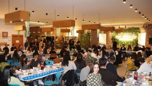 YKS ve LGS'ye hazırlanan öğrenciler iftar sofrasında buluştu