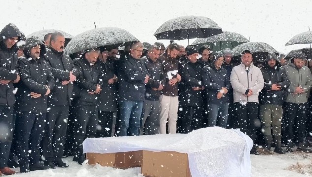 Van-Tatvan kara yolunda vefat edenler Hakkari'de defnedildi