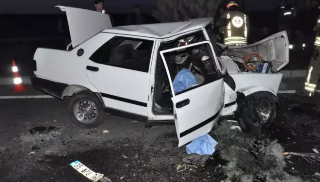 Otomobil karşı şeride geçti: 2 ölü, 5 yaralı