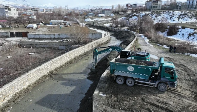 Van’da sel ve taşkın risklerine karşı harekete geçildi
