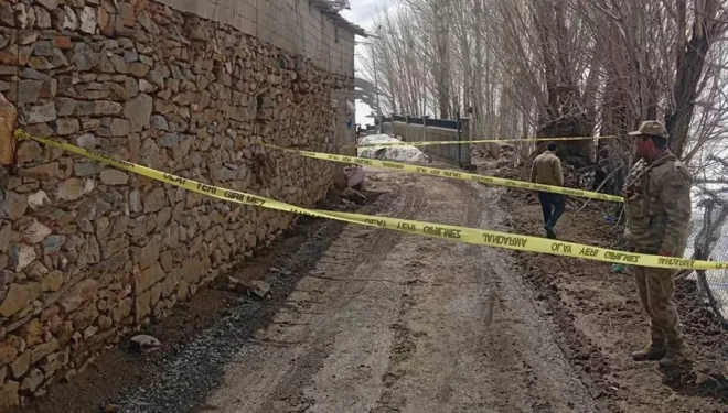 Yıkılma tehlikesi bulunan ahır güvenlik çemberine alındı