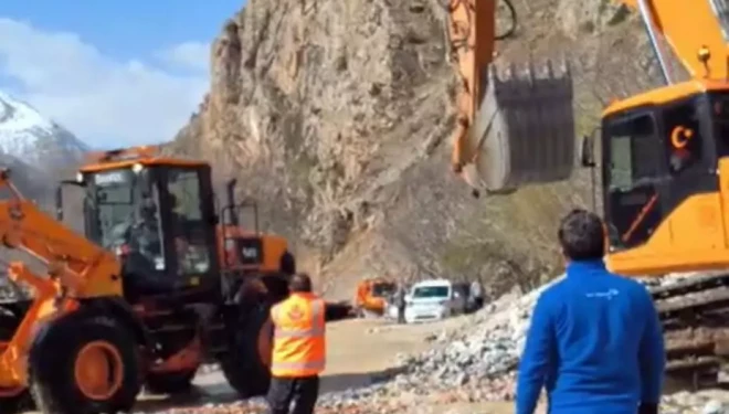 Van-Çatak kara yolu yeniden ulaşıma açıldı