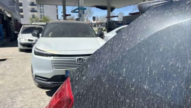 Van’da çamur mesaisi: Oto yıkamacılarda kuyruk oluştu