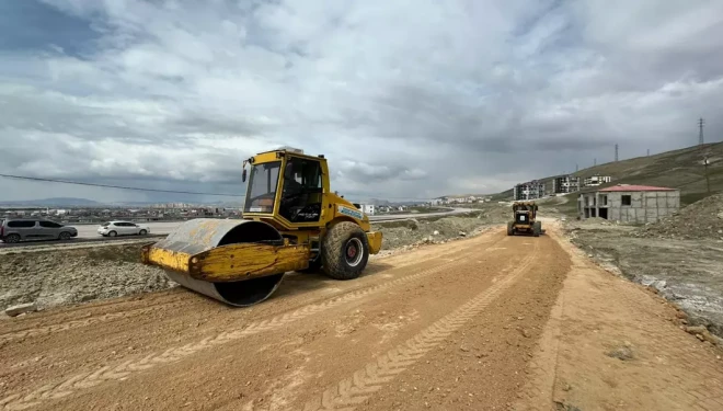 Edremit’te merkez ve kırsal mahallelerde yol ve altyapı çalışmaları sürüyor
