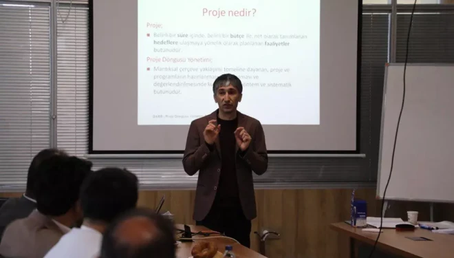 Tuşba Belediyesi ev sahipliğinde "Proje Döngüsü Yönetimi Eğitimi" başladı